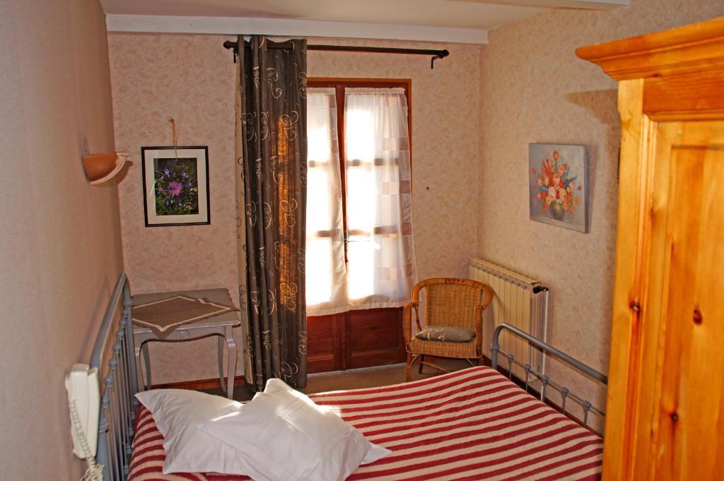 Le Relais Des Vaudois Otel Freissinieres Oda fotoğraf